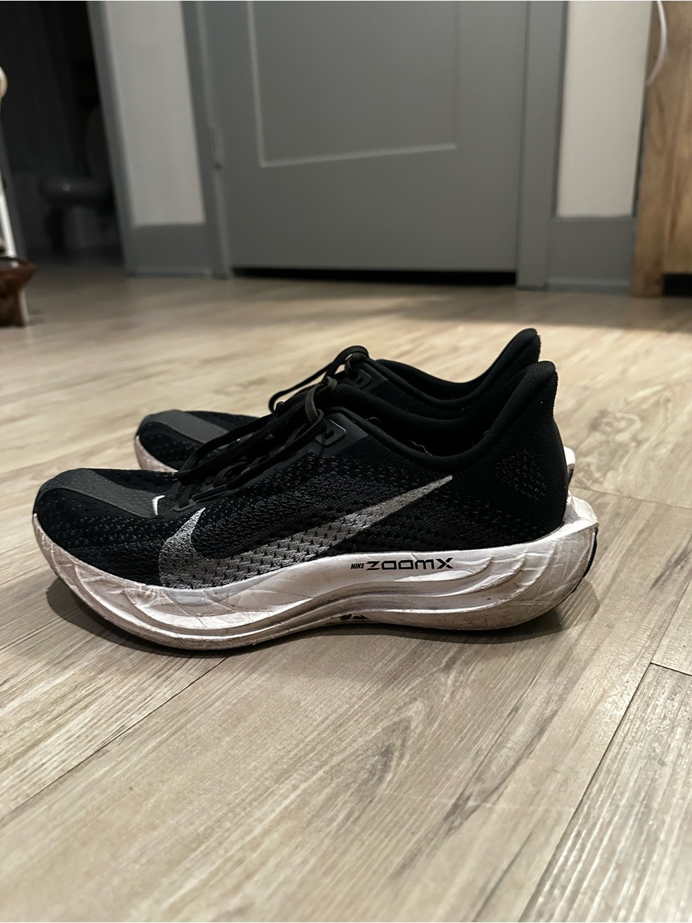 Nike Running Shoes - Picture 6 of 7
